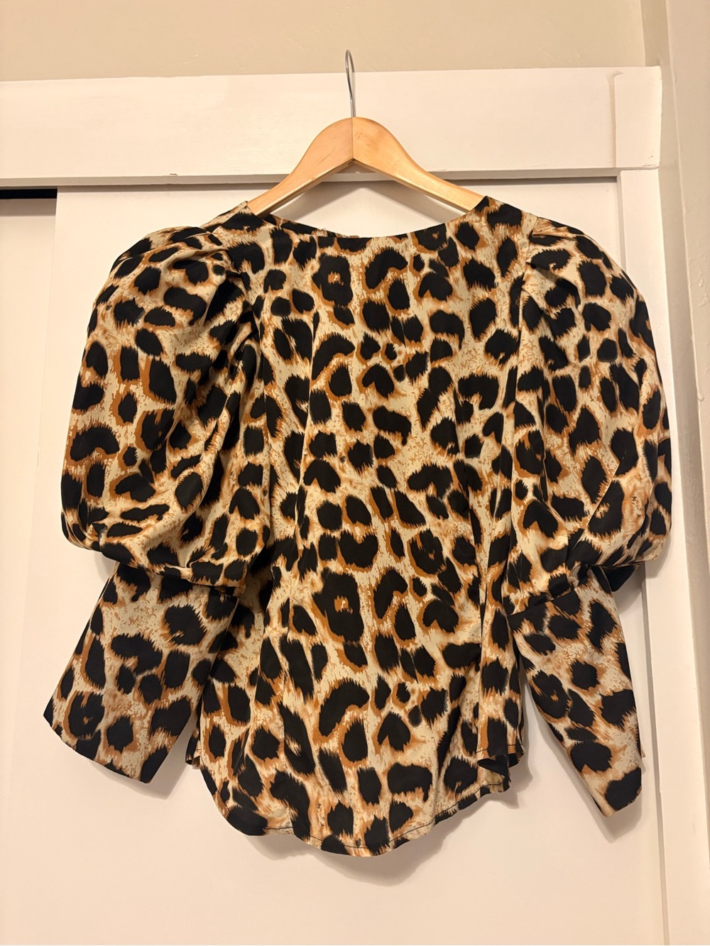 Gracia Leopard Print Puff Sleeve Blouse - Tan/Black